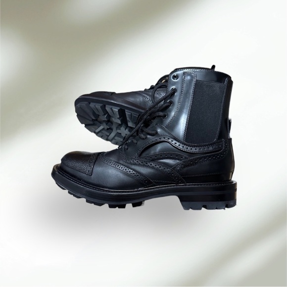 Alexander McQueen $1120 Boots Sz 41